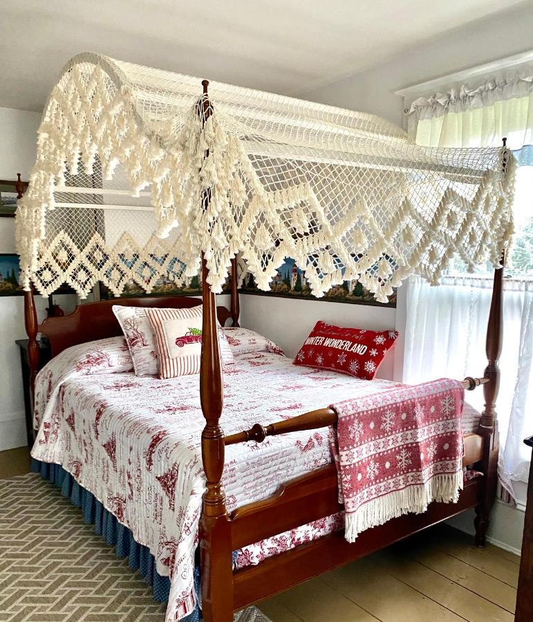 The Bella Ella Bed And Breakfast Канандейгуа Экстерьер фото